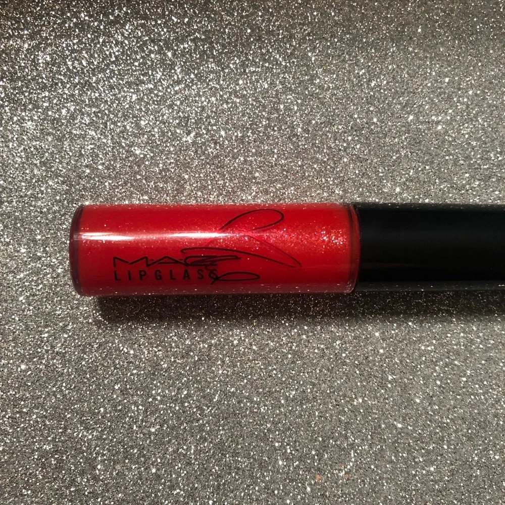 BNIB! MAC Lipglass Viva Glam Miley Cyrus 2  💋❤️💋❤️